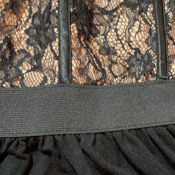 Black Lace Elle‎ Dress - Picture 3 of 5